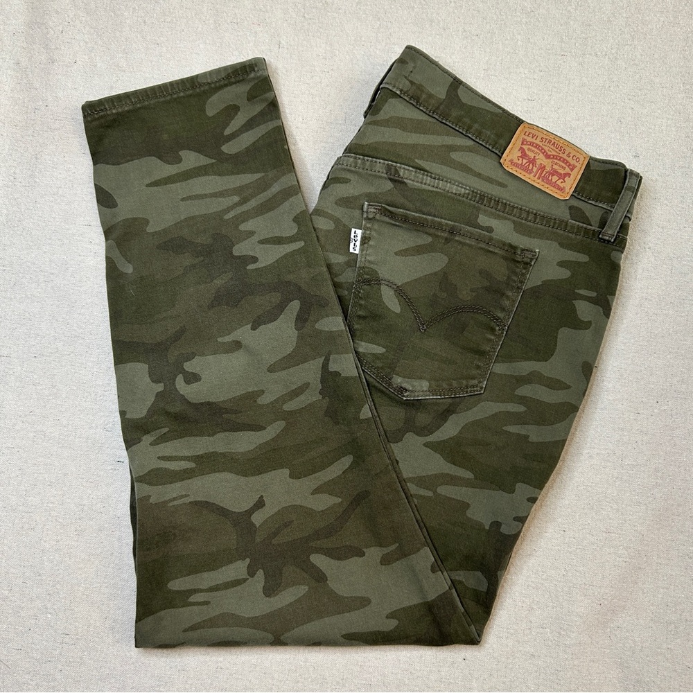 Levi's Women's 18W Green Camouflage Skinny Jeans - Picture 2 of 16
